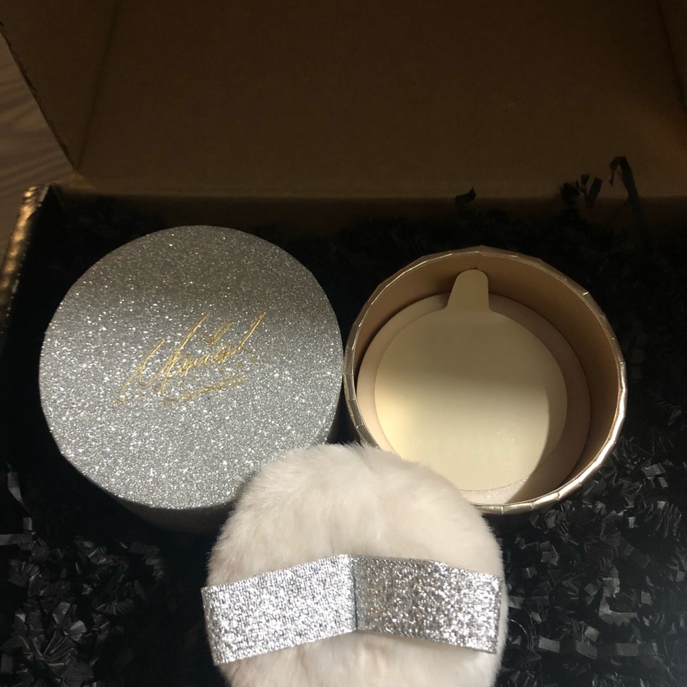 Mac x Mariah Carey Touch My Body Shimmer Powder